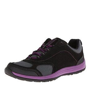 🎁 Clarks Women's Inset Route Shoes